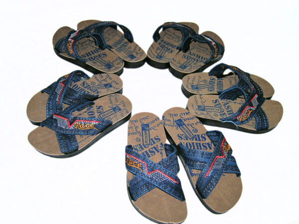 Dečije papuče – model 010, otvorene, jeans trake, veličine 30–35